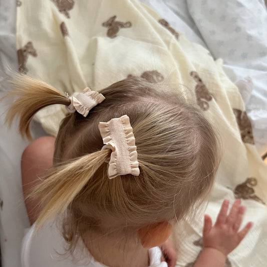 The Ruffle Bar Clip